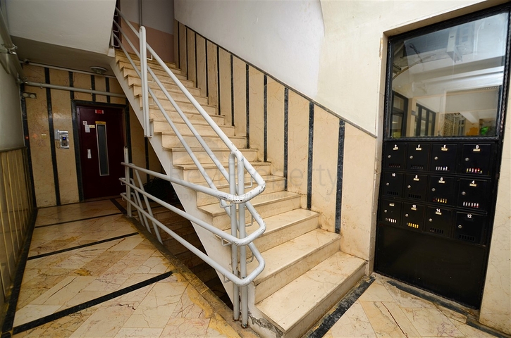 شقة دوبلكس 4 + 1 في وسط مدينة أنطاليا