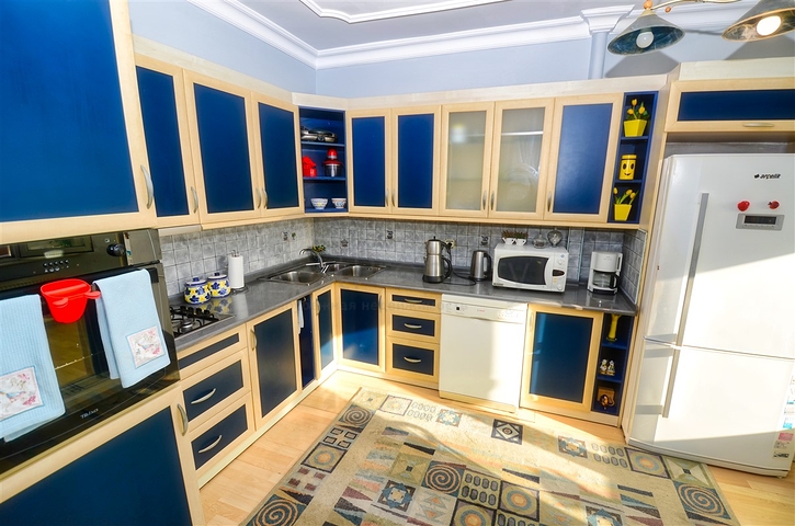 شقة دوبلكس 4 + 1 في وسط مدينة أنطاليا