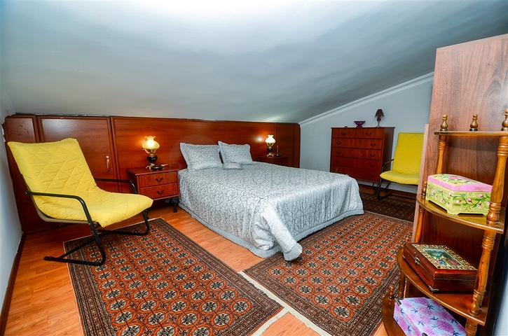 شقة دوبلكس 4 + 1 في وسط مدينة أنطاليا