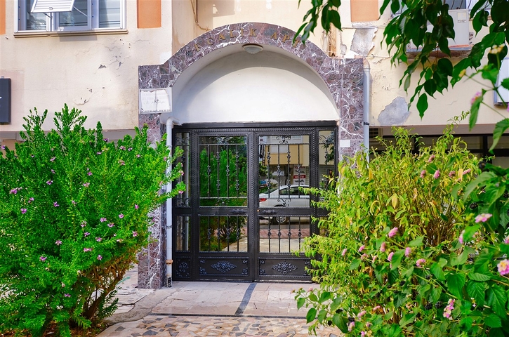 شقة دوبلكس 4 + 1 في وسط مدينة أنطاليا