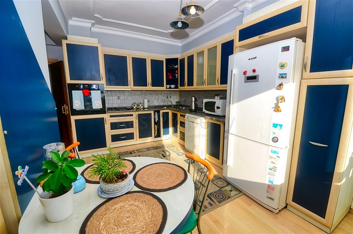 شقة دوبلكس 4 + 1 في وسط مدينة أنطاليا