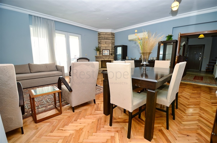 شقة دوبلكس 4 + 1 في وسط مدينة أنطاليا