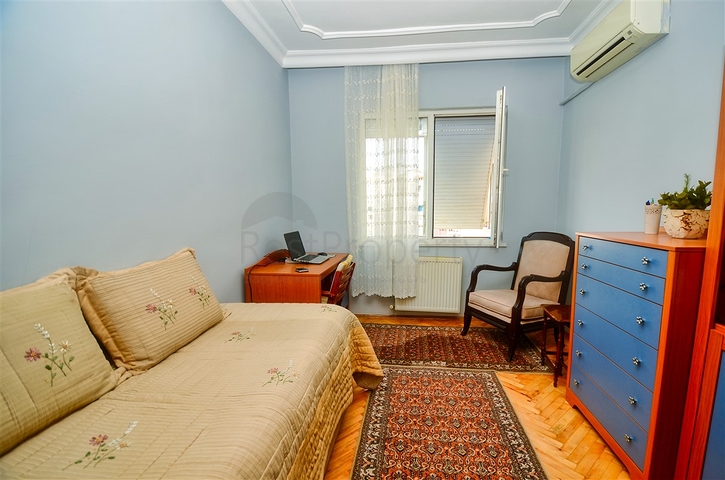 شقة دوبلكس 4 + 1 في وسط مدينة أنطاليا