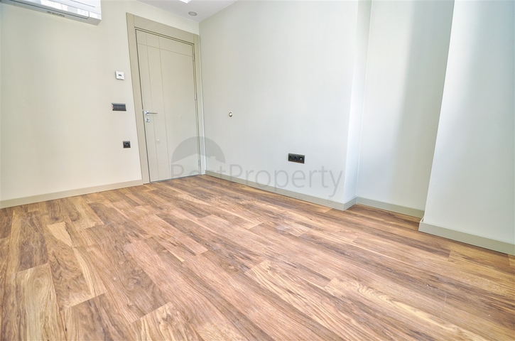 شقق 4+1 في كونيالتي-منطقة أنطاليا