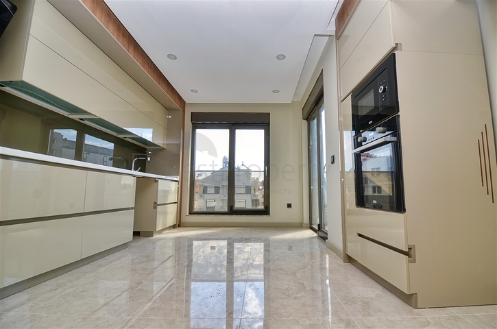 شقق 4+1 في كونيالتي-منطقة أنطاليا