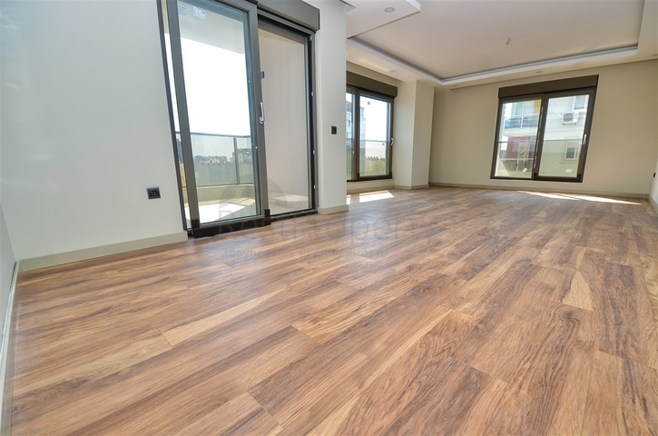 شقق 4+1 في كونيالتي-منطقة أنطاليا