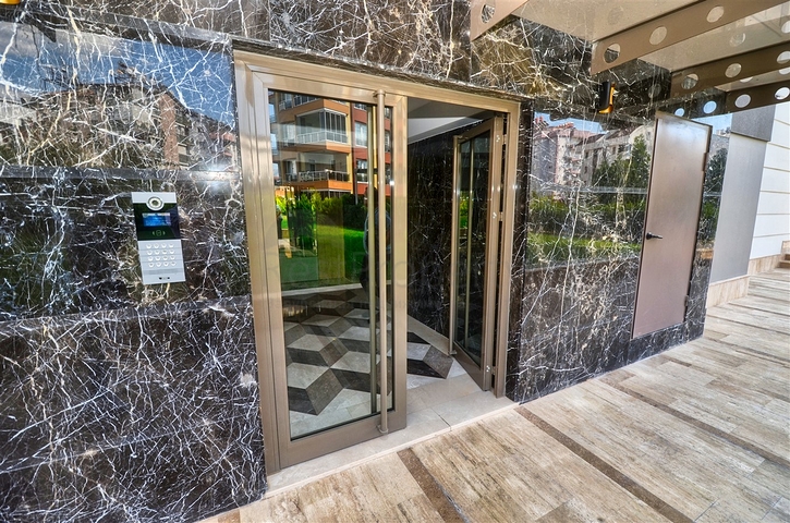 شقق 4+1 في كونيالتي-منطقة أنطاليا