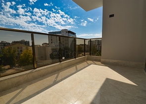 شقق 4+1 في كونيالتي-منطقة أنطاليا