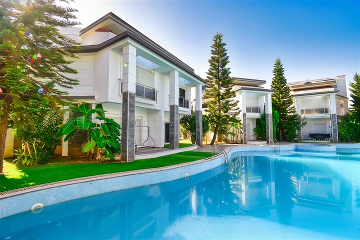 فلل 4 + 1 في جوزيلوبا - حي أنطاليا