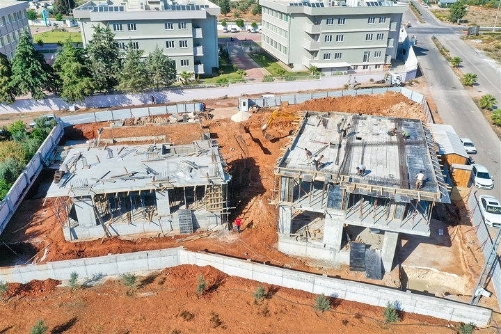 مشروع استثماري لفيلا 4 + 1 في منطقة دوشيميالتي-أنطاليا 