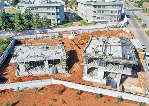 مشروع استثماري لفيلا 4 + 1 في منطقة دوشيميالتي-أنطاليا 