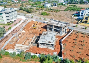 مشروع استثماري لفيلا 4 + 1 في منطقة دوشيميالتي-أنطاليا 