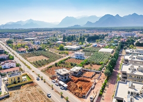 مشروع استثماري لفيلا 4 + 1 في منطقة دوشيميالتي-أنطاليا 