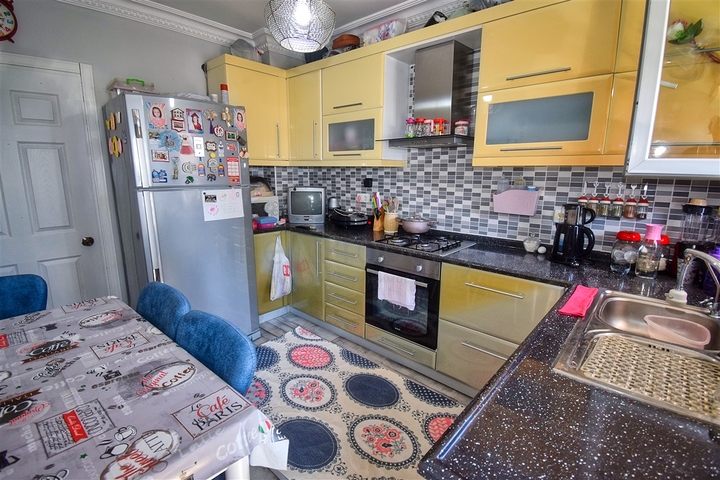 شقة 2 + 1 في منطقة لارا أنطاليا 