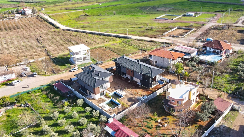 فلل 4 + 2 في دوشيمالتي-منطقة أنطاليا 