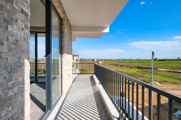 فلل 4 + 2 في دوشيمالتي-منطقة أنطاليا 