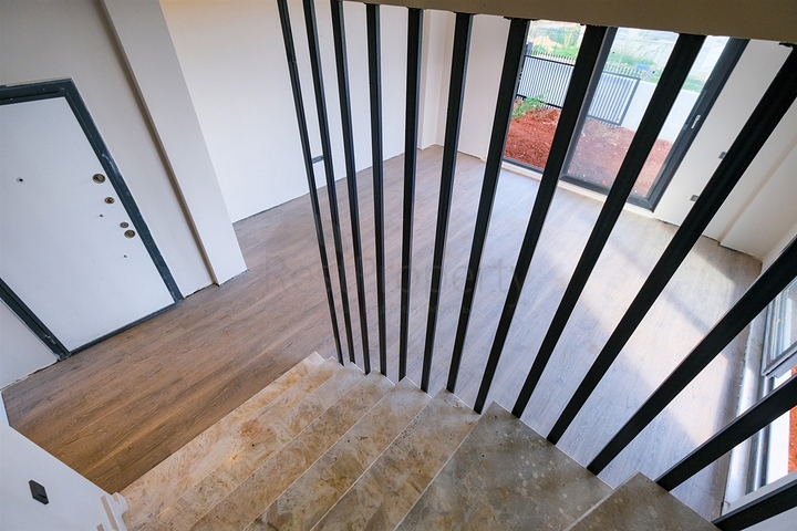 فلل 4 + 2 في دوشيمالتي-منطقة أنطاليا 