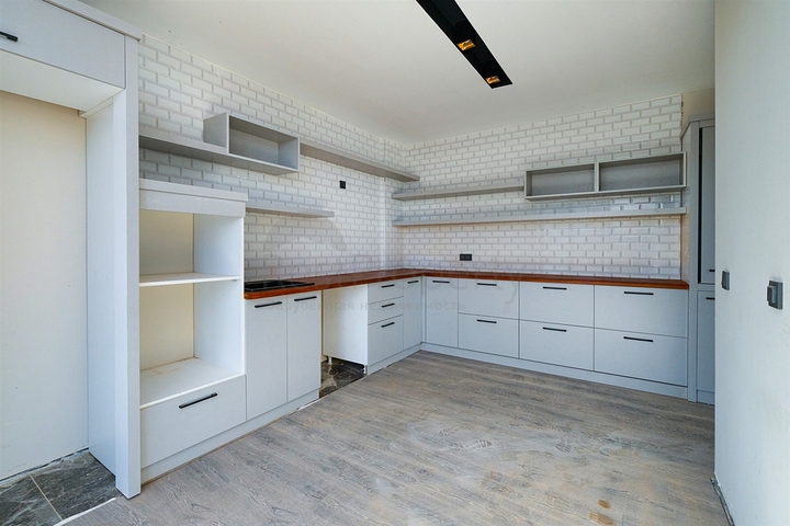 فلل 4 + 2 في دوشيمالتي-منطقة أنطاليا 