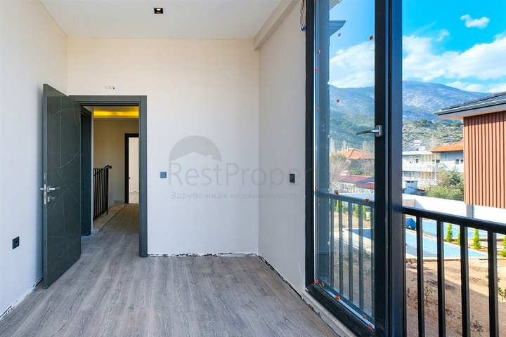 فلل 4 + 2 في دوشيمالتي-منطقة أنطاليا 