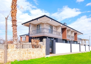 فلل 4 + 2 في دوشيمالتي-منطقة أنطاليا 