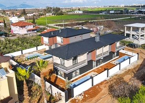 فلل 4 + 2 في دوشيمالتي-منطقة أنطاليا 