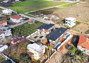 فلل 4 + 2 في دوشيمالتي-منطقة أنطاليا 