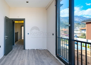 فلل 4 + 2 في دوشيمالتي-منطقة أنطاليا 