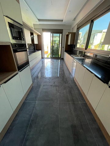 فيلا 4 + 1 في منطقة بيليك أنطاليا 