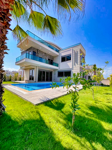 فيلا 4 + 1 في منطقة بيليك أنطاليا 