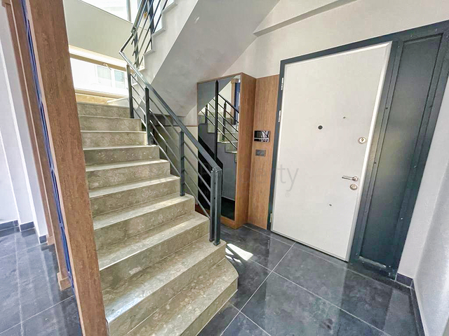 فيلا 4 + 1 في منطقة بيليك أنطاليا 