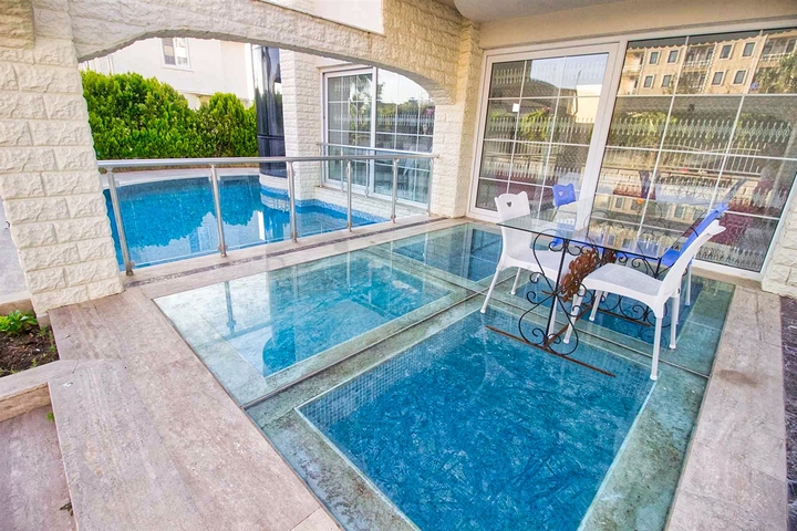 فيلا 4 + 1 في منطقة بيليك أنطاليا 