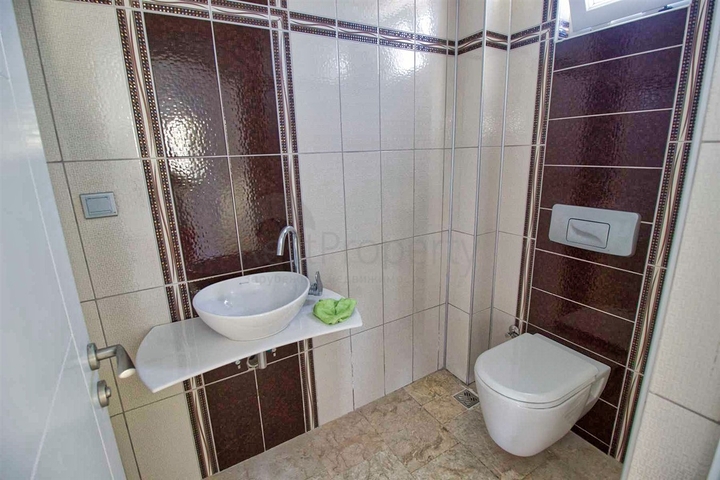 فيلا 4 + 1 في منطقة بيليك أنطاليا 