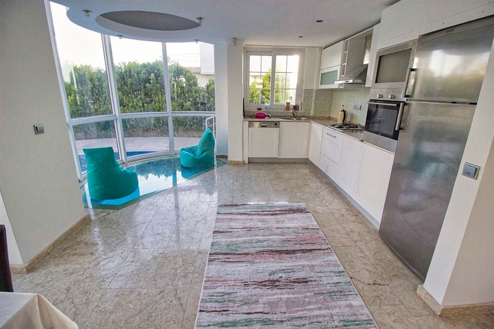 فيلا 4 + 1 في منطقة بيليك أنطاليا 