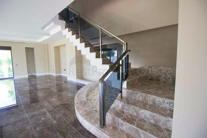 فيلا 3 + 1 في منطقة بيليك أنطاليا 