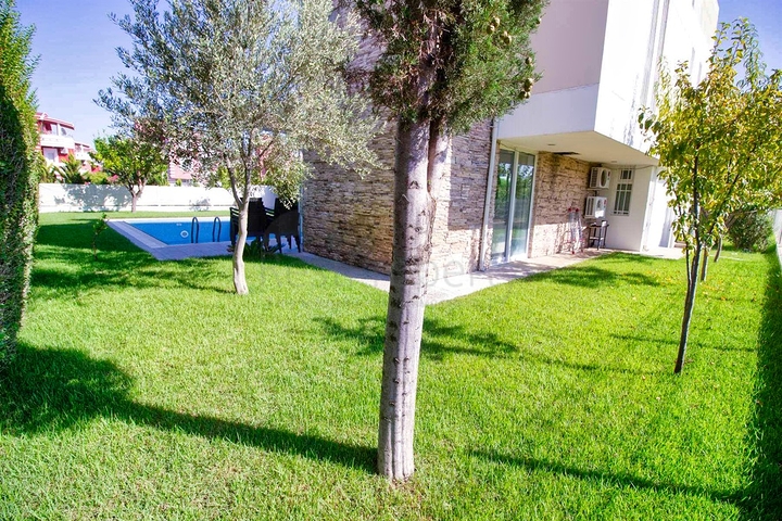 فيلا 4 + 1 في منطقة بيليك أنطاليا 