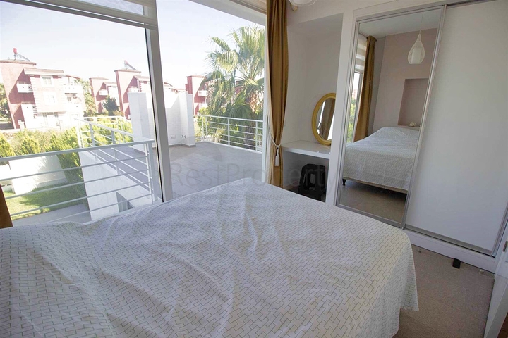 فيلا 4 + 1 في منطقة بيليك أنطاليا 