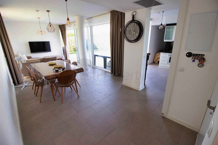 فيلا 4 + 1 في منطقة بيليك أنطاليا 