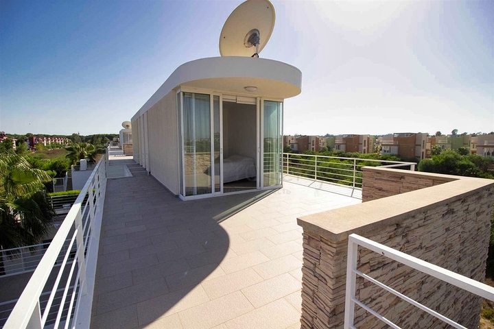 فيلا 4 + 1 في منطقة بيليك أنطاليا 