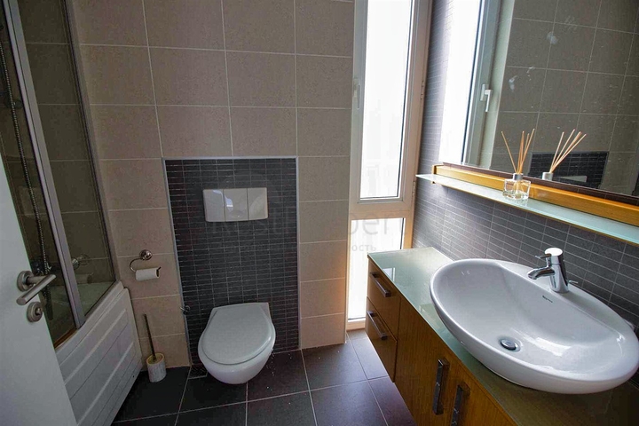 فيلا 4 + 1 في منطقة بيليك أنطاليا 