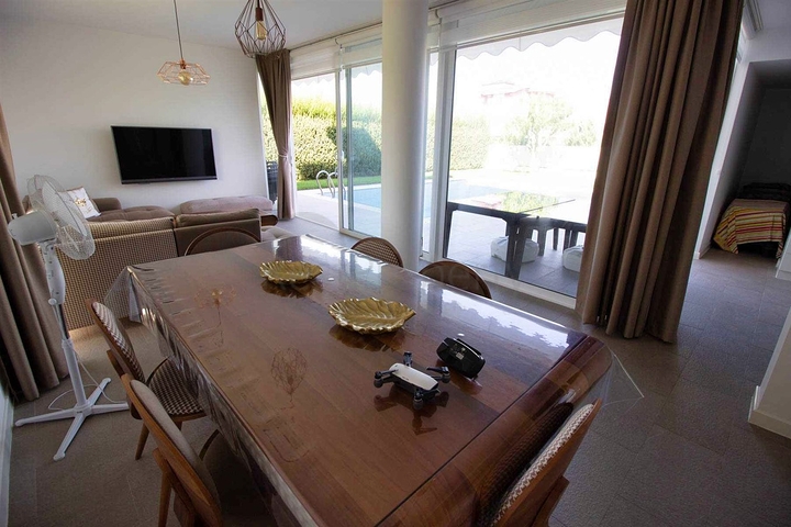 فيلا 4 + 1 في منطقة بيليك أنطاليا 