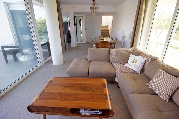 فيلا 4 + 1 في منطقة بيليك أنطاليا 