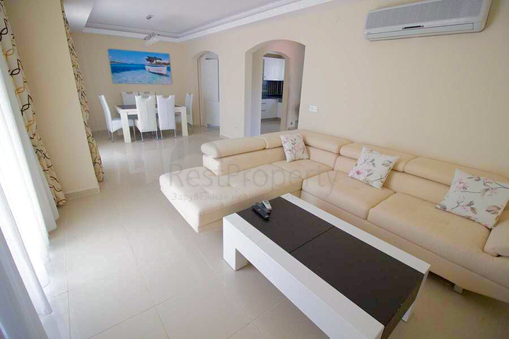 فيلا 4 + 1 في منطقة بيليك أنطاليا 