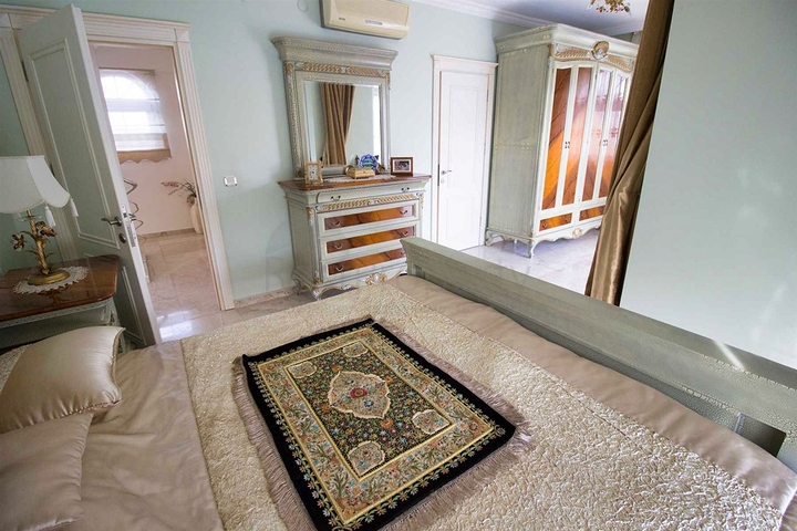 فيلا 4 + 1 في منطقة بيليك أنطاليا 