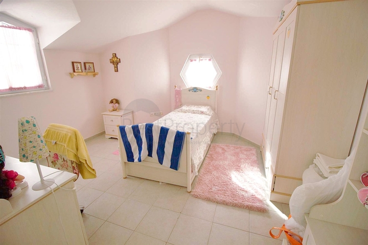 فيلا 4 + 1 في منطقة بيليك أنطاليا 