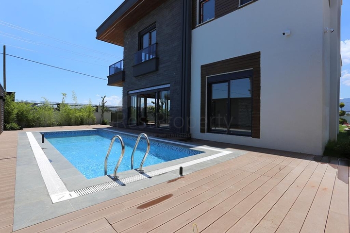 فيلا 5+1 في دوشيمالتي-منطقة أنطاليا