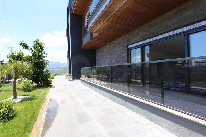 فيلا 5+1 في دوشيمالتي-منطقة أنطاليا