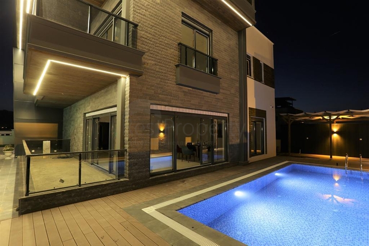 فيلا 5+1 في دوشيمالتي-منطقة أنطاليا