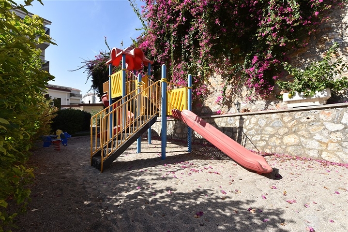 دوبلكس عائلية - 3 غرف وصالة - ضمن منطقة هادئة - كوناكليه / الانيا 