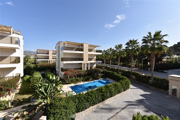 دوبلكس عائلية - 3 غرف وصالة - ضمن منطقة هادئة - كوناكليه / الانيا 