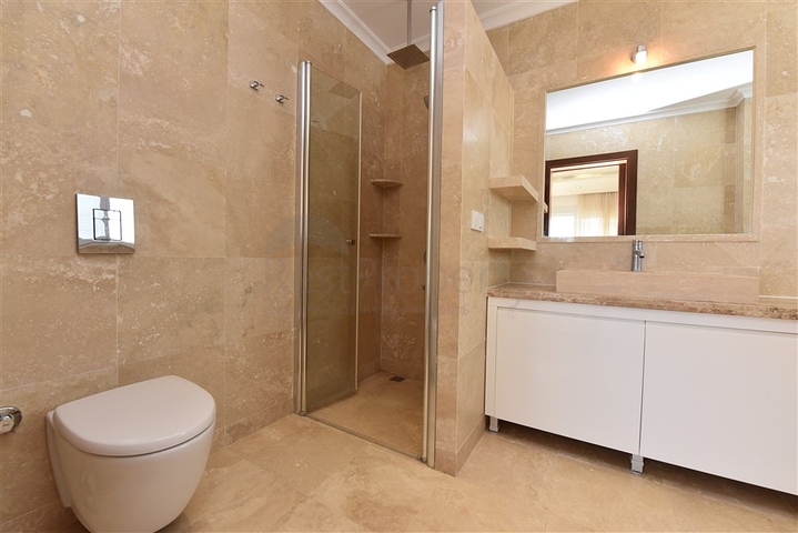 دوبلكس عائلية - 3 غرف وصالة - ضمن منطقة هادئة - كوناكليه / الانيا 